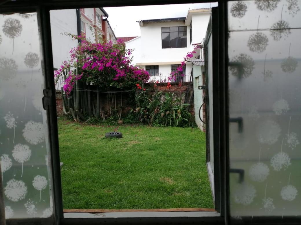 Mini Suites En El Mejor Sector De La Ciudad กีโต ภายนอก รูปภาพ
